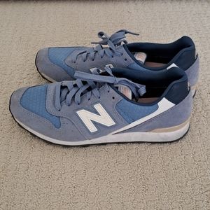 New Balance light blue suede running walking shoe model 696